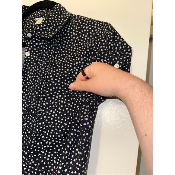 L.L. Bean Medium Short Sleeve Collared Button Down Shirt Navy White Star Pattern - Picture 4 of 10
